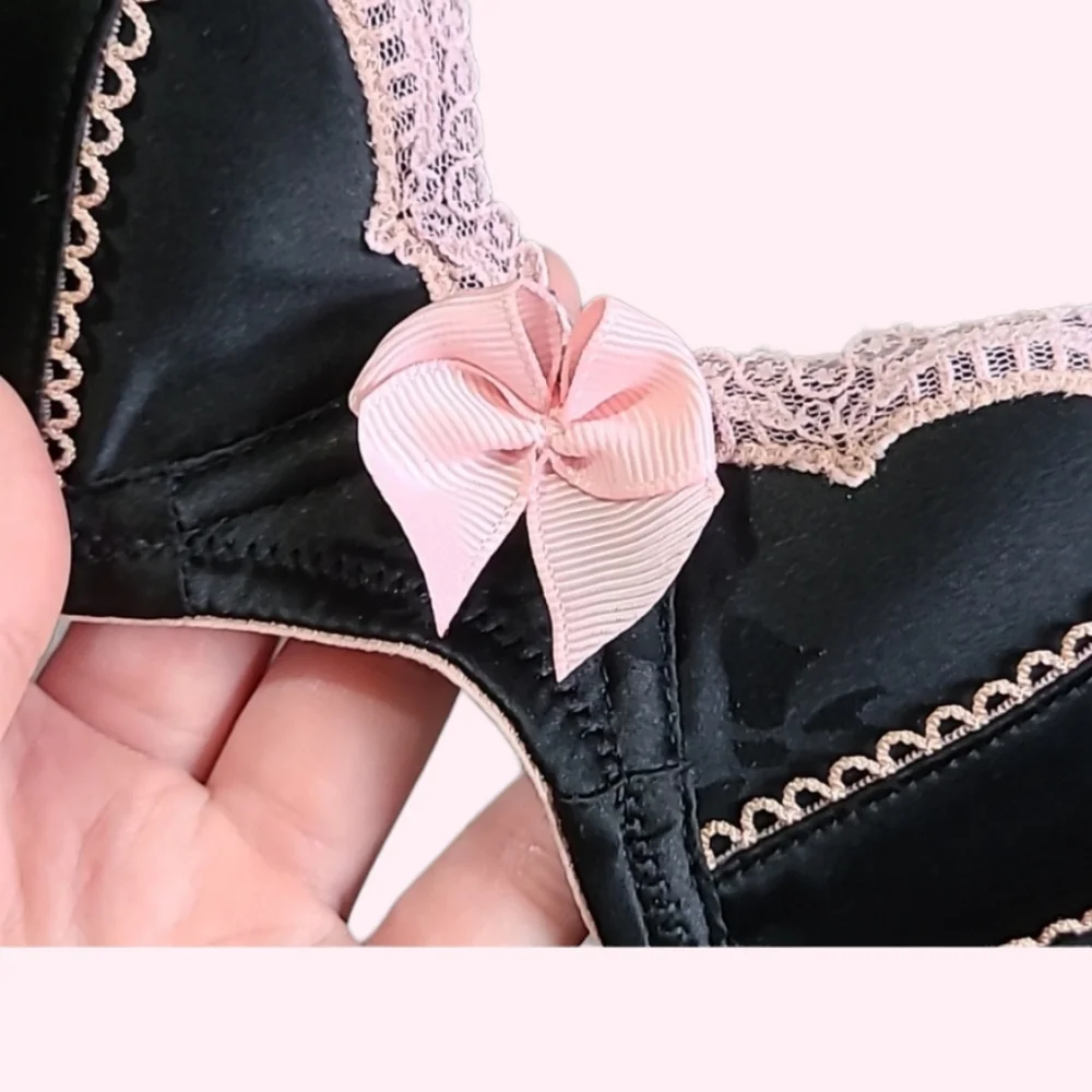 Vintage Victoria's Secret Pushup Bra with Bows NWOT 34B - Picture 3 of 3